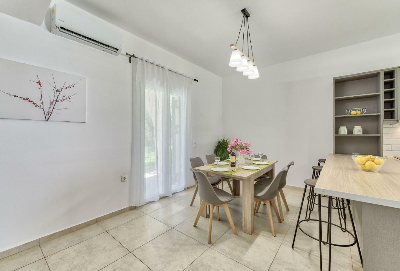 Vardavilla Lithakia  Exteriér fotografie